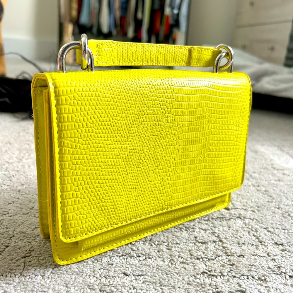 Green target handbag